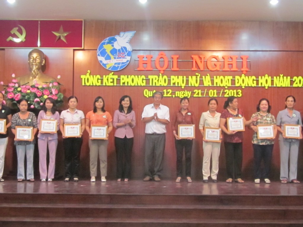 Hội LHPN phường Hiệp Thành nhận bằng khen của Trung ương hội LHPN Việt Nam